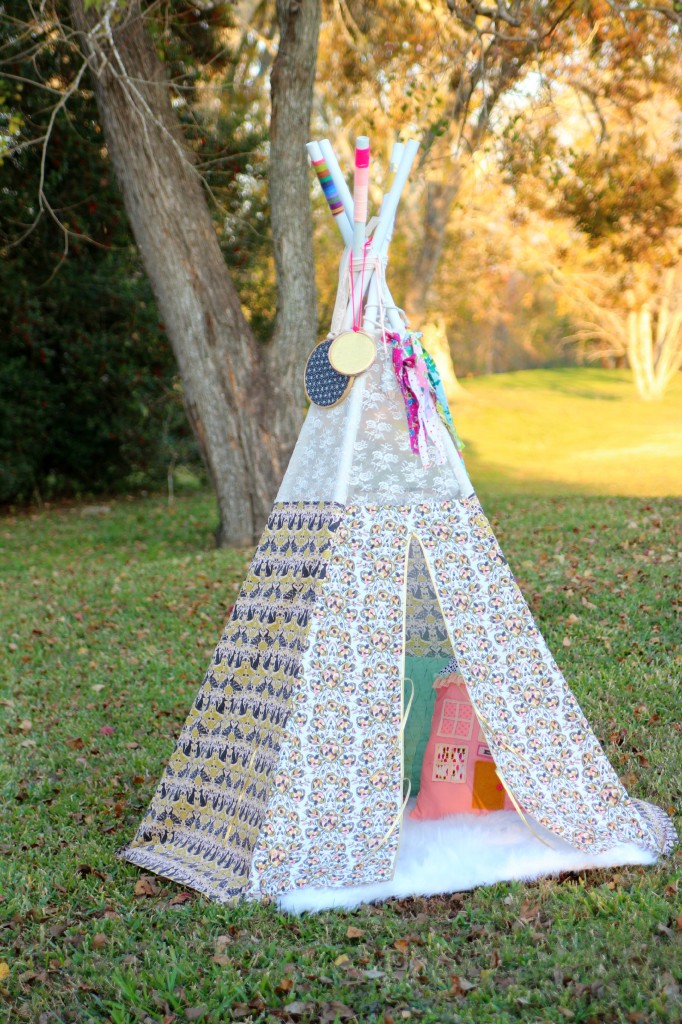 DIY TeePee with Forest Fables Fabric 
